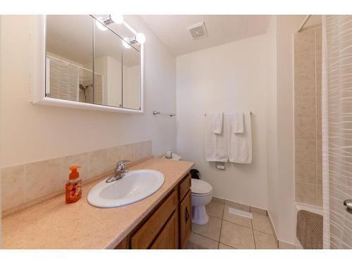 249 Waddington Drive, Kamloops, BC - Indoor Photo Showing Bathroom