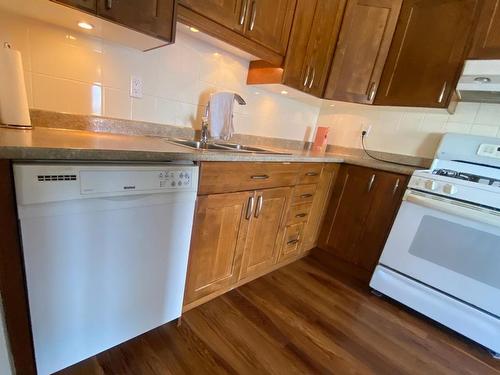 383 Waddington Drive, Kamloops, BC - Indoor Photo Showing Kitchen