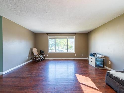 2661 Young Place, Kamloops, BC - Indoor Photo Showing Other Room