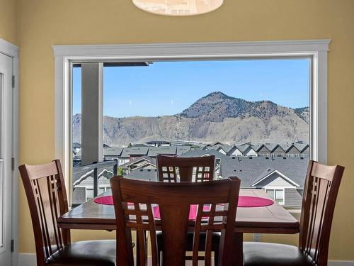 2032 Galore Cres, Kamloops, BC - Indoor Photo Showing Dining Room