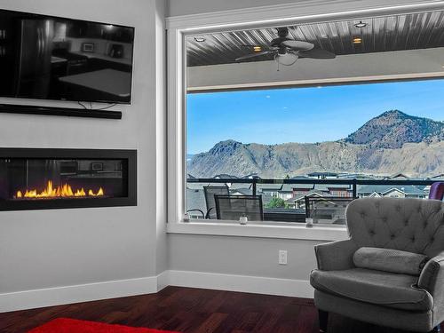 2032 Galore Cres, Kamloops, BC - Indoor Photo Showing Living Room With Fireplace