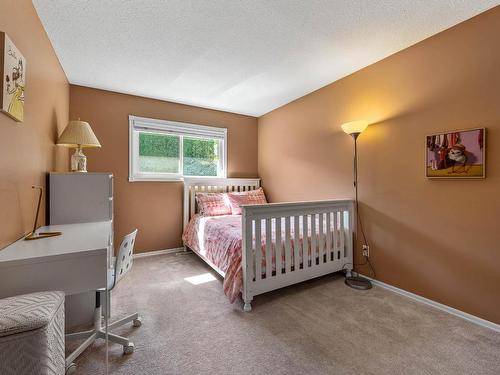 441 Robson Drive, Kamloops, BC - Indoor Photo Showing Bedroom