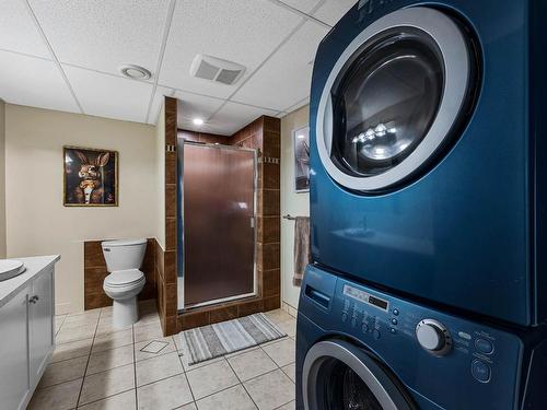 441 Robson Drive, Kamloops, BC - Indoor Photo Showing Laundry Room