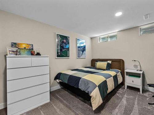 441 Robson Drive, Kamloops, BC - Indoor Photo Showing Bedroom