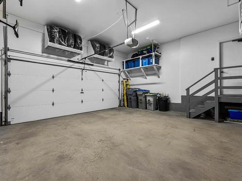 441 Robson Drive, Kamloops, BC - Indoor Photo Showing Garage