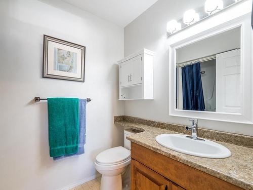 9-2630 Nechako Drive, Kamloops, BC - Indoor Photo Showing Bathroom