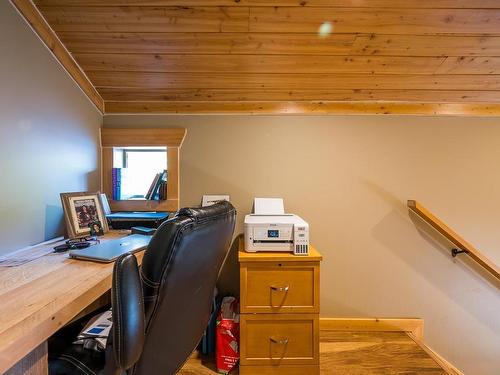 3381 Mcgregor Road, Kamloops, BC - Indoor Photo Showing Office