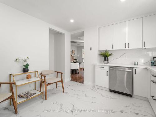 94 Meighen Ave, Toronto, ON - Indoor Photo Showing Kitchen