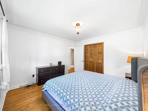 2166 Victoria St, Innisfil, ON - Indoor Photo Showing Bedroom