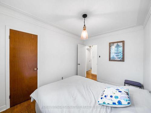 2166 Victoria St, Innisfil, ON - Indoor Photo Showing Bedroom