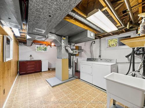 2166 Victoria St, Innisfil, ON - Indoor Photo Showing Laundry Room