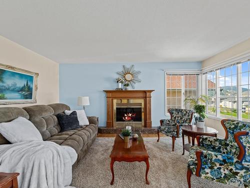 1937 Gloaming Drive, Kamloops, BC - Indoor Photo Showing Living Room With Fireplace