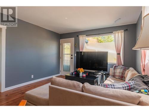 710 Spokane  Street, Trail, BC - Indoor Photo Showing Living Room