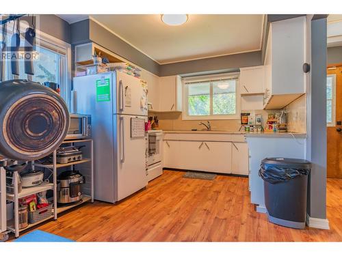 710 Spokane  Street, Trail, BC - Indoor Photo Showing Kitchen