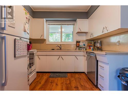 710 Spokane  Street, Trail, BC - Indoor Photo Showing Kitchen