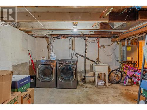 710 Spokane  Street, Trail, BC - Indoor Photo Showing Laundry Room