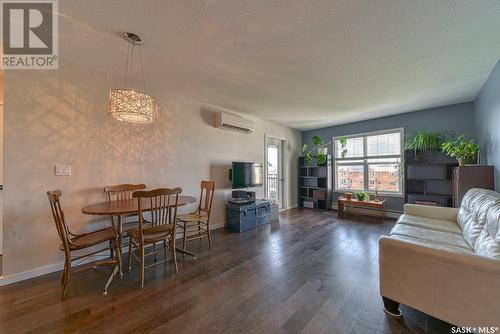 324 1545 Neville Drive, Regina, SK - Indoor Photo Showing Living Room