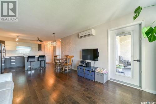 324 1545 Neville Drive, Regina, SK - Indoor Photo Showing Living Room