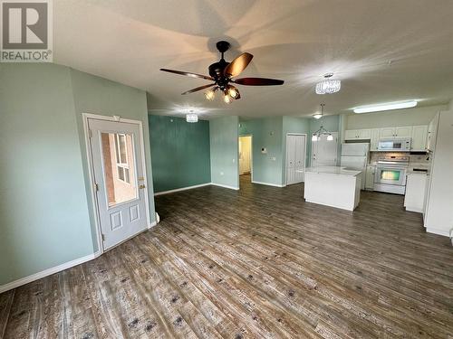 11001 13 Street Unit# 302, Dawson Creek, BC - Indoor Photo Showing Kitchen