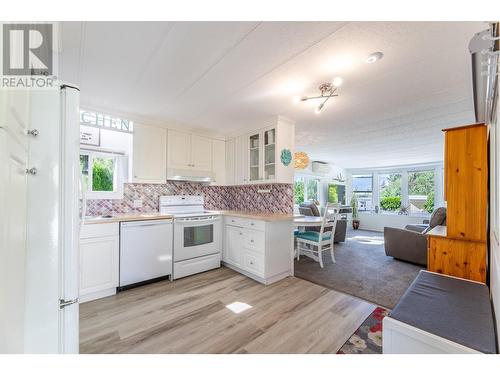 1701 Penticton Avenue Unit# 29, Penticton, BC - Indoor Photo Showing Kitchen