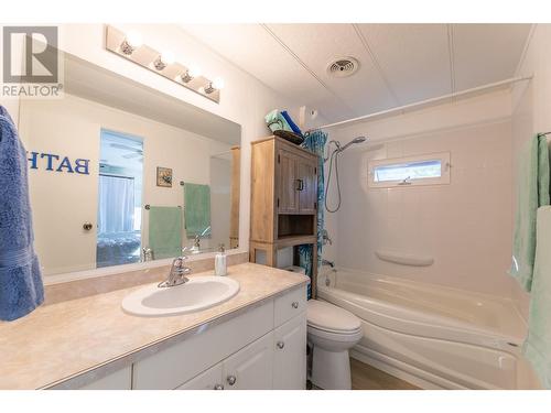 1701 Penticton Avenue Unit# 29, Penticton, BC - Indoor Photo Showing Bathroom