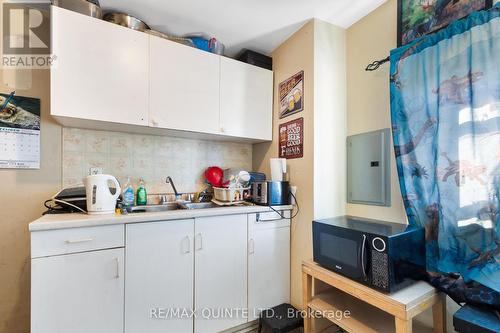 91 West Street, Quinte West, ON - Indoor Photo Showing Kitchen