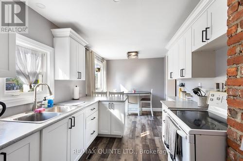 91 West Street, Quinte West, ON - Indoor Photo Showing Kitchen With Double Sink