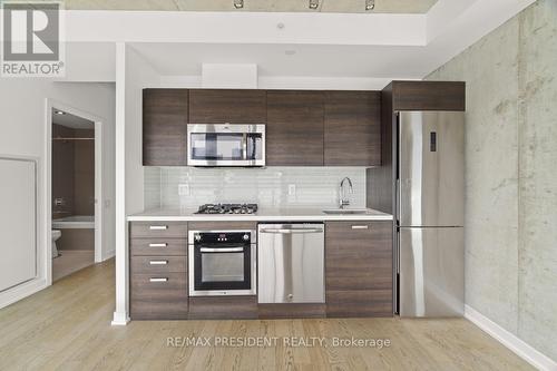 2301 - 11 Charlotte Street, Toronto (Waterfront Communities), ON - Indoor Photo Showing Kitchen With Upgraded Kitchen