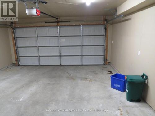 4 - 91 Coughlin Road, Barrie (Holly), ON - Indoor Photo Showing Garage