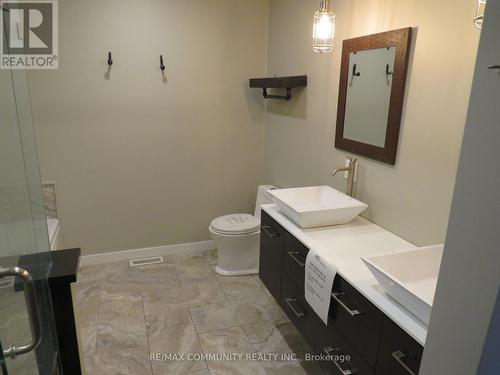 4 - 91 Coughlin Road, Barrie (Holly), ON - Indoor Photo Showing Bathroom