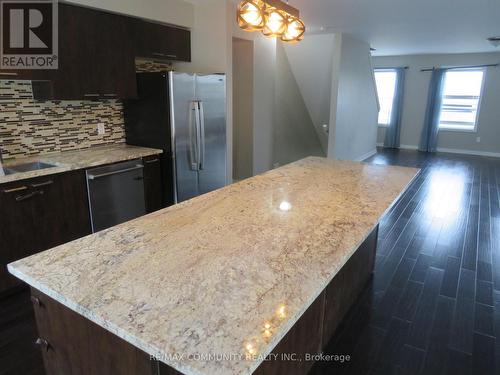 4 - 91 Coughlin Road, Barrie (Holly), ON - Indoor Photo Showing Kitchen