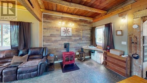 7126 93 Mile Loop Road, 100 Mile House, BC - Indoor Photo Showing Other Room