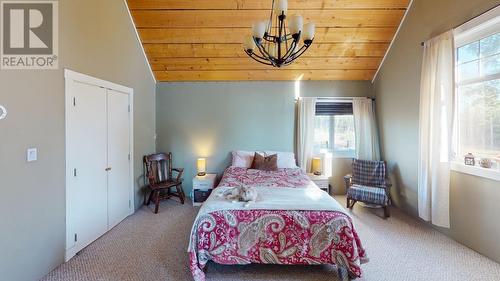 7126 93 Mile Loop Road, 100 Mile House, BC - Indoor Photo Showing Bedroom