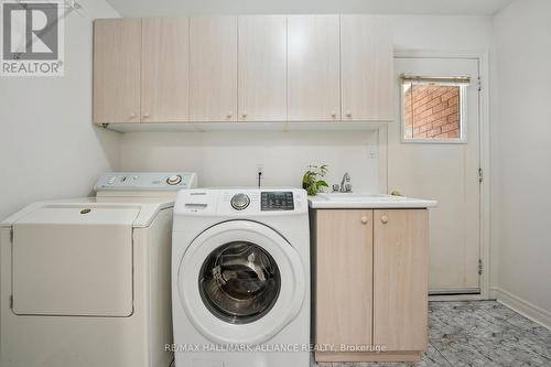 179 Romain Crescent, Oakville (College Park), ON - Indoor Photo Showing Laundry Room