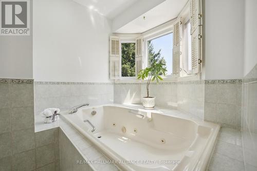 179 Romain Crescent, Oakville (College Park), ON - Indoor Photo Showing Bathroom