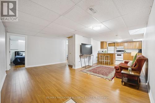 179 Romain Crescent, Oakville (College Park), ON - Indoor Photo Showing Living Room