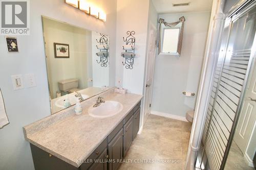 290 2Nd Avenue, Hanover, ON - Indoor Photo Showing Bathroom