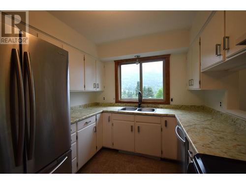 317 Stibbs  Street, Nelson, BC - Indoor Photo Showing Kitchen With Double Sink