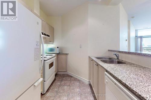 510 - 1 Leaside Park Drive, Toronto (Thorncliffe Park), ON - Indoor Photo Showing Kitchen With Double Sink