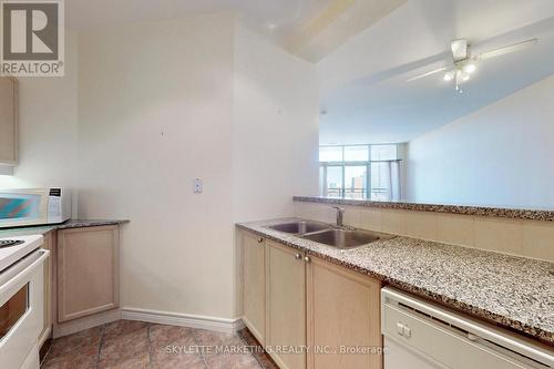 510 - 1 Leaside Park Drive, Toronto (Thorncliffe Park), ON - Indoor Photo Showing Kitchen With Double Sink