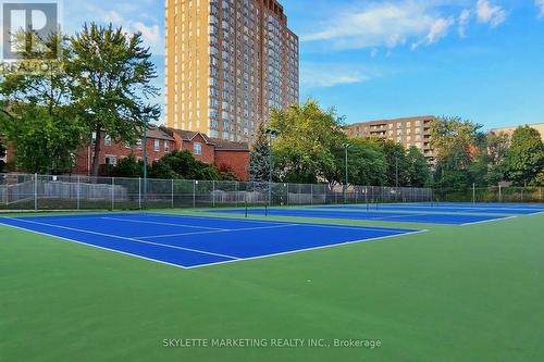 510 - 1 Leaside Park Drive, Toronto (Thorncliffe Park), ON -  With Backyard