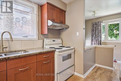 26 Oakridge Drive, Toronto (Cliffcrest), ON - Indoor Photo Showing Kitchen With Double Sink