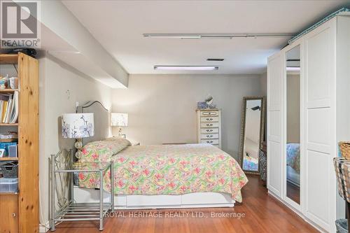 26 Oakridge Drive, Toronto (Cliffcrest), ON - Indoor Photo Showing Bedroom