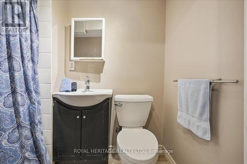 26 Oakridge Drive, Toronto (Cliffcrest), ON - Indoor Photo Showing Bathroom