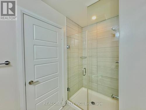 Rg22 - 25 Water Walk Drive, Markham, ON - Indoor Photo Showing Bathroom