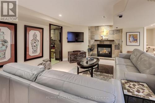 1522 Glenhill Crescent, Mississauga (Lorne Park), ON - Indoor Photo Showing Living Room With Fireplace