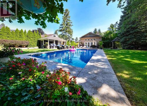 1522 Glenhill Crescent, Mississauga, ON - Outdoor With In Ground Pool