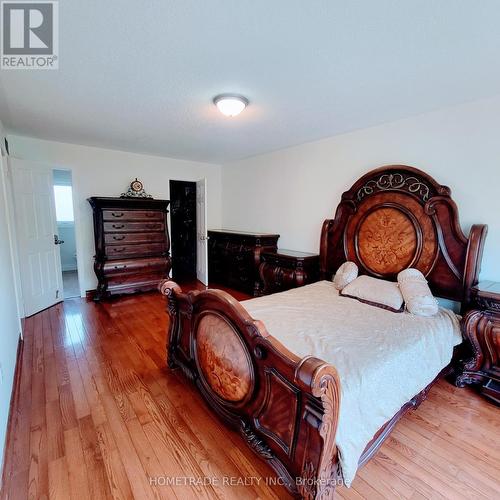 361 Chambers Crescent, Newmarket, ON - Indoor Photo Showing Bedroom