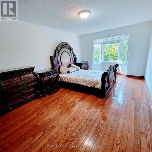 361 Chambers Crescent, Newmarket, ON - Indoor Photo Showing Bedroom