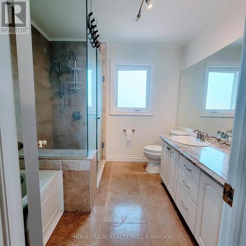 361 Chambers Crescent, Newmarket, ON - Indoor Photo Showing Bathroom